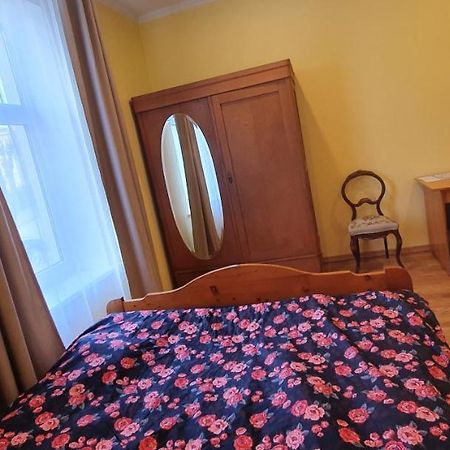 Hot Riga Ernestines Iela 7-1 Enjoy The Feel Of Home And History! מראה חיצוני תמונה