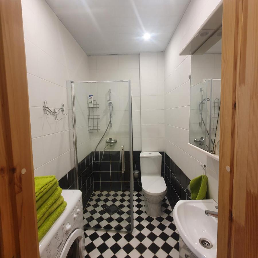 Hot Riga Ernestines Iela 7-1 Enjoy The Feel Of Home And History! מראה חיצוני תמונה
